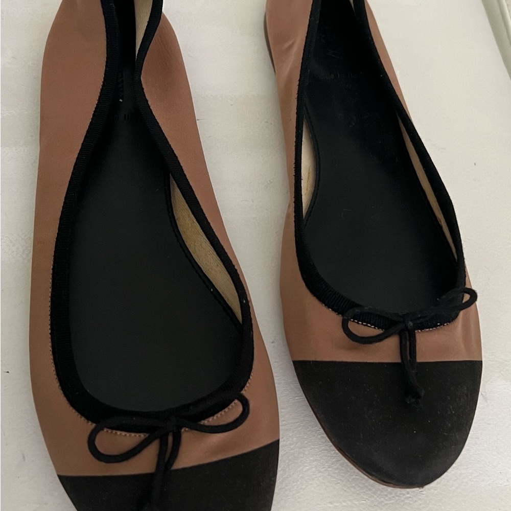 Elegant Two-Tone Ballet Flats